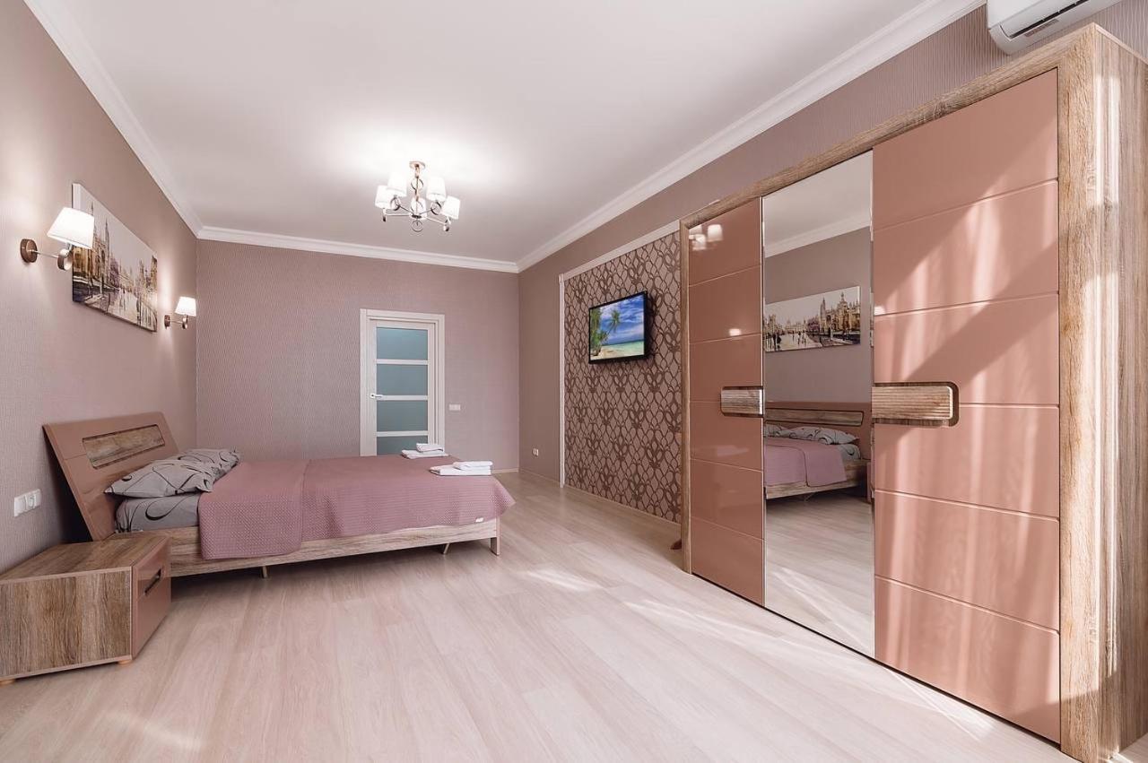 Appartement Gagarin Plaza Sea View Apart Arcadia 198 à Odessa Extérieur photo